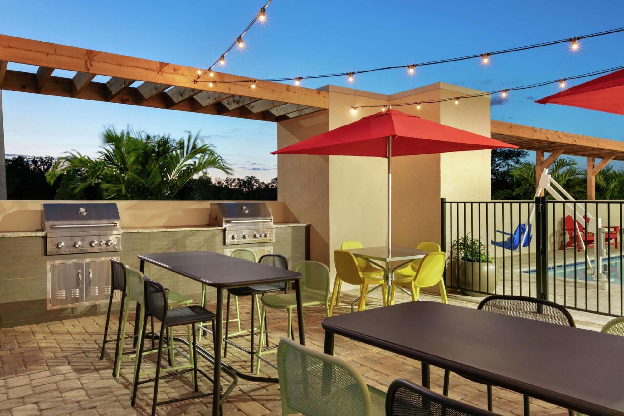 Home2 Suites By Hilton Brandon Tampa Exterior foto